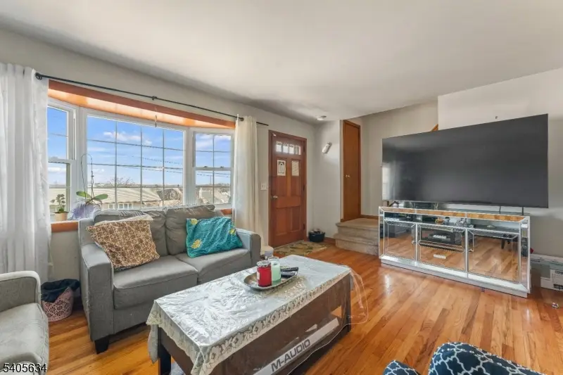 59 Susan Ct, Clifton, NJ 07012 - Image #3