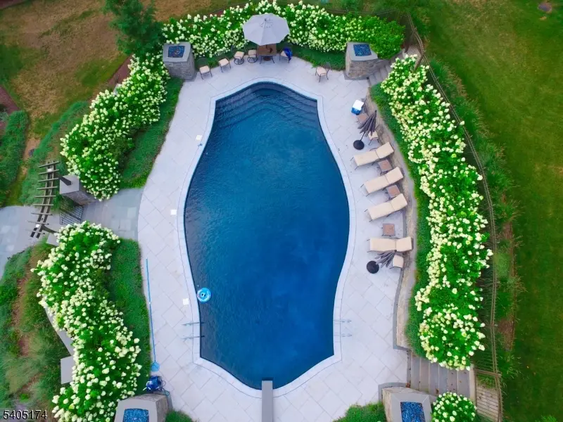 7 Beacon Hill Dr, Chester Township, NJ 07930 - Image #2