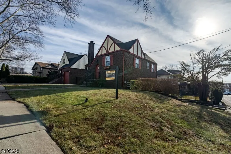 820 Elizabeth St, Ridgefield, NJ 07657 - Image #1