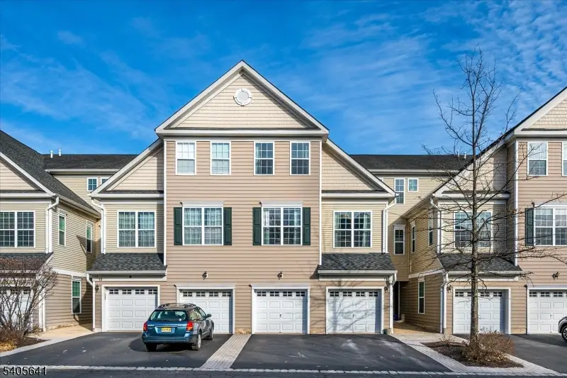 9 Swing Bridge Ln, South Bound Brook, NJ 08880 - Image #1