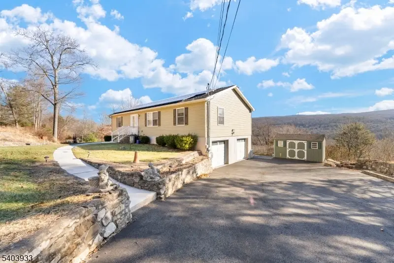 21 Mountaintop Rd, Montague, NJ 07827 - Image #2
