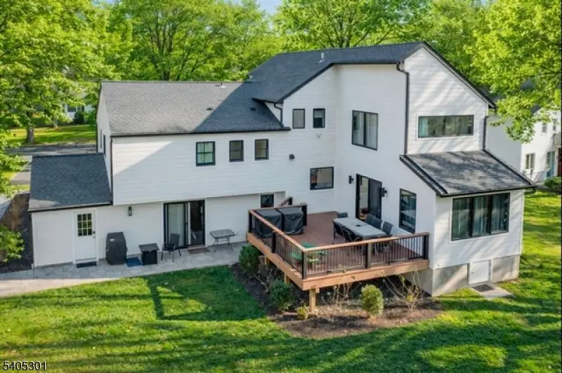 17 Badgley Dr, New Providence, NJ 07974 - Image #2