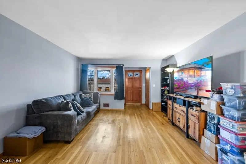 302 New York Ave, Clark, NJ 07066 - Image #2