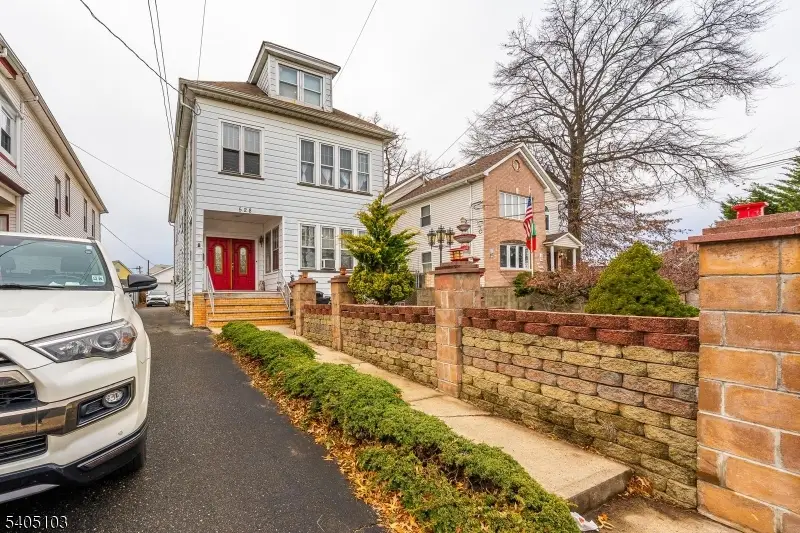 526 W End Ave, Elizabeth, NJ 07202 - Image #1