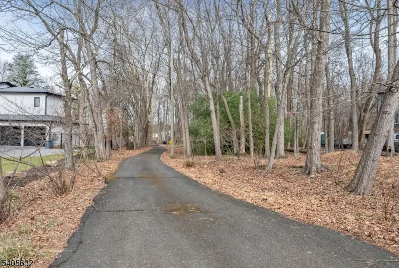 155 Hickory Ln, Closter, NJ 07624 - Image #2