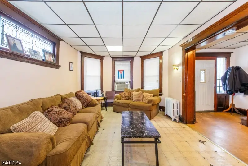 448 E 31st St, Paterson, NJ 07504 - Image #3