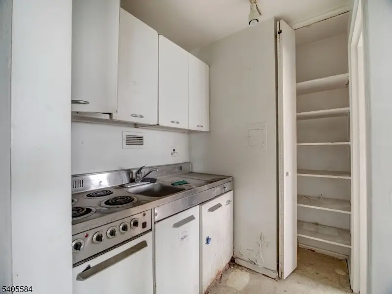 377 S Harrison Street #14CC, East Orange, NJ 07018 - Image #2