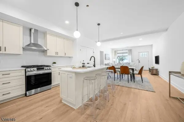 101 Encampment Ct, Montville Twp., NJ 07082