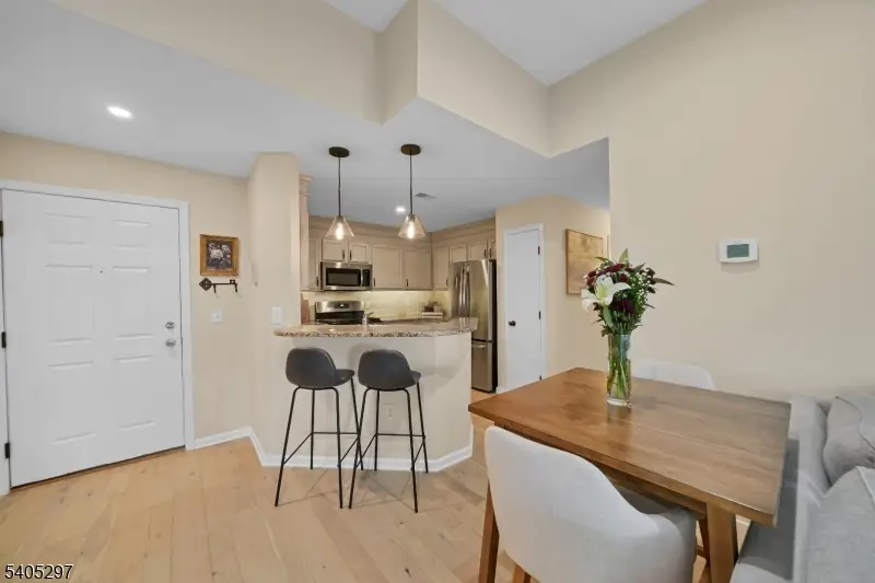 654 Honeybrook Cir, Lopatcong Overlook, NJ 08886 - Image #2