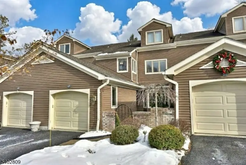 272 Belmont Pl, Mahwah, NJ 07430 - Image #1