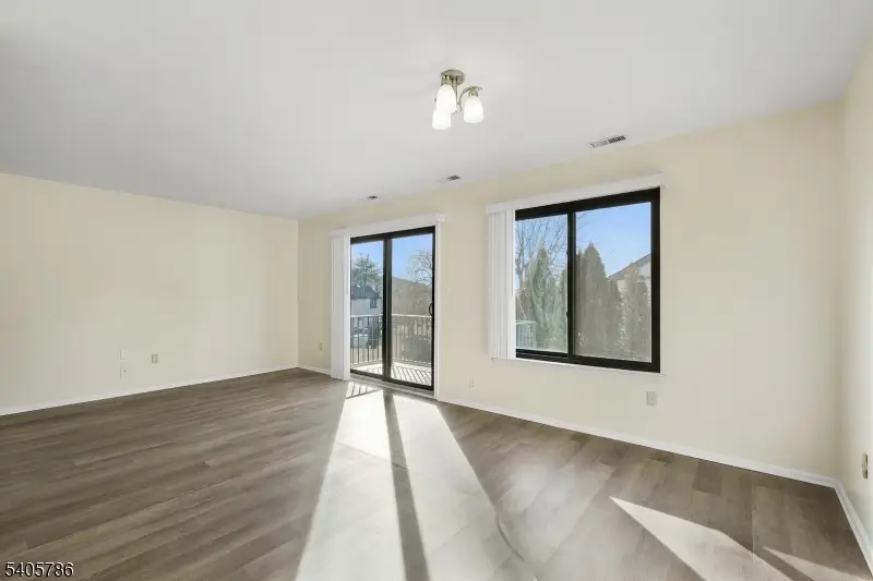 16298 Dell Pl, Stanhope, NJ 07874 - Image #2