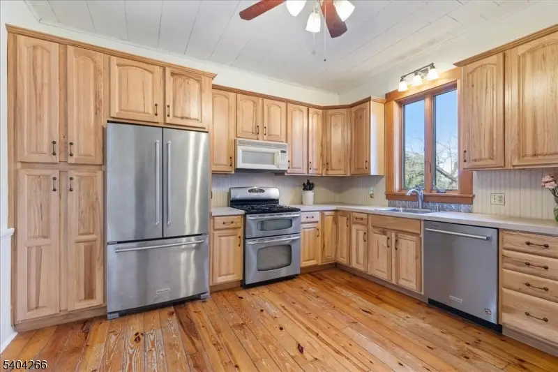 42 Main St, Hampton, NJ 08827 - Image #2