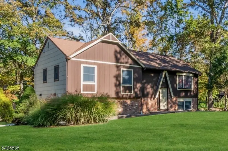 17 Brookwood Dr, Byram Center, NJ 07874 - Image #2