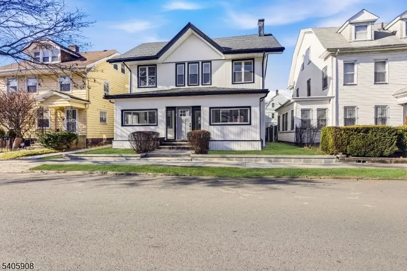 41 Girard Pl, Newark, NJ 07108 - Image #3