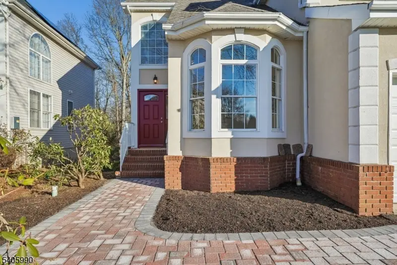 5 Mcelroy Ln, Belle Mead, NJ 08502 - Image #2