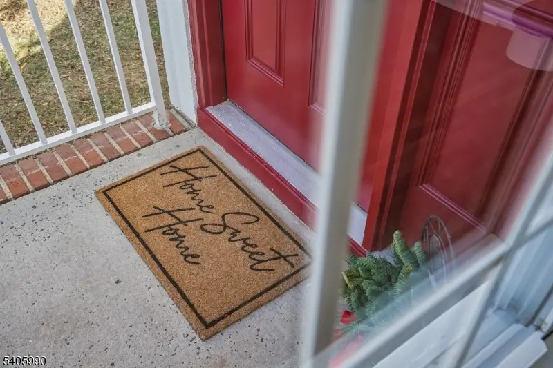 5 Mcelroy Ln, Belle Mead, NJ 08502 - Image #3