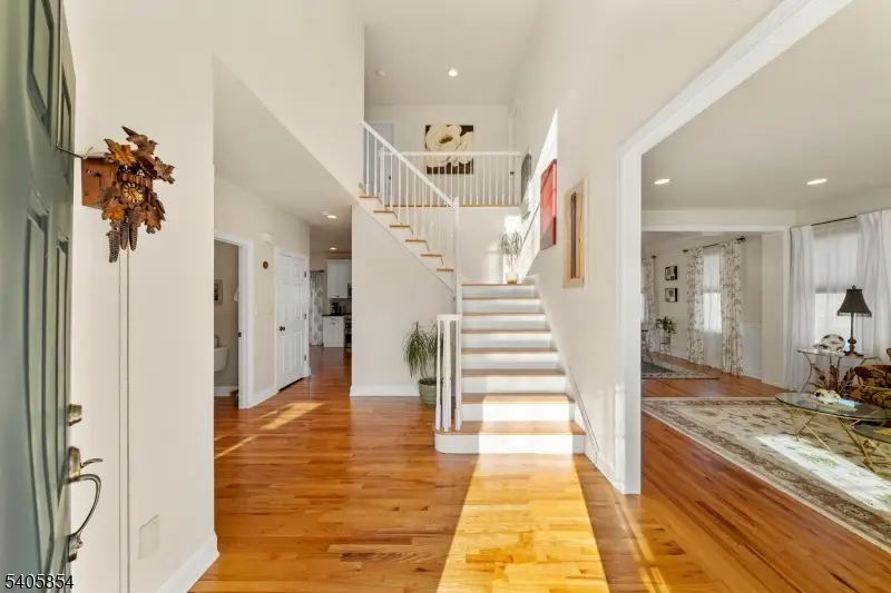 4 Forest Hill Ct, Whippany, NJ 07981 - Image #2