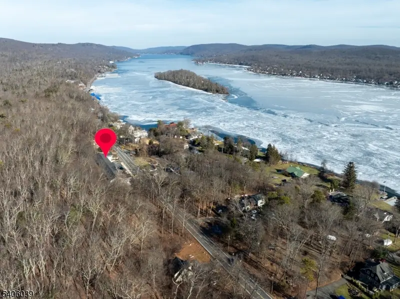 165 Lakeside Rd #8, Hewitt, NJ 07421 - Image #1