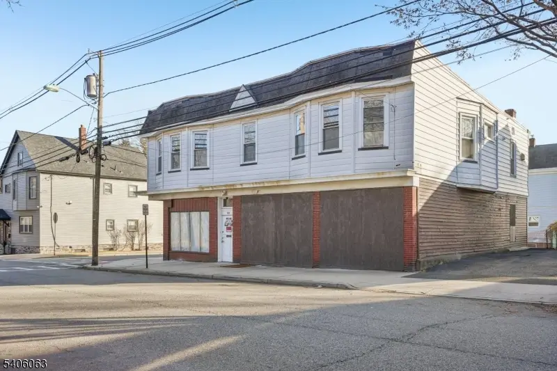 125 Madeline Ave, Clifton, NJ 07011 - Image #3