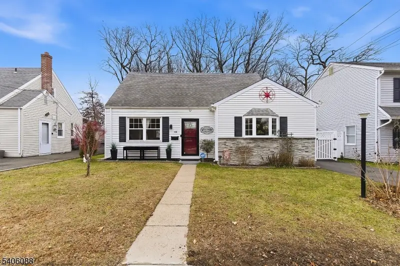44 Kaywin Ave, Hawthorne, NJ 07506 - Image #1