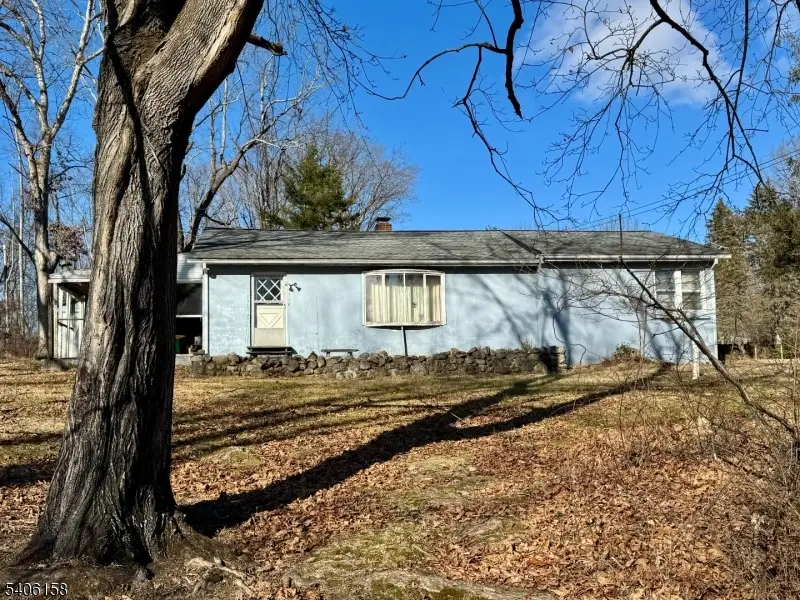 75 Rutherford Dr, White, NJ 07823 - Image #1