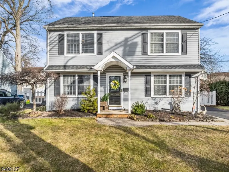 33 Cornell Dr, Clark, NJ 07066 - #1