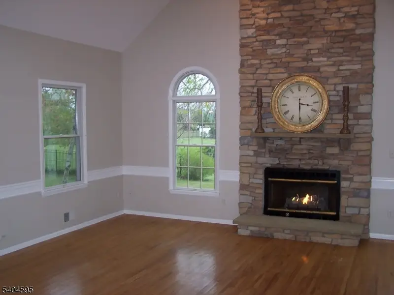 20 Northwood Dr, Pittstown, NJ 08867 - Image #2