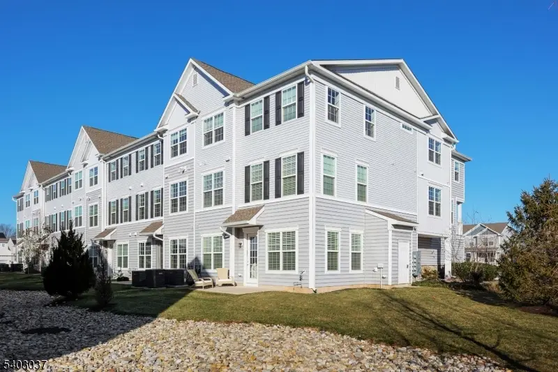 11A Passe Ct, Hillsborough, NJ 08844 - Image #3