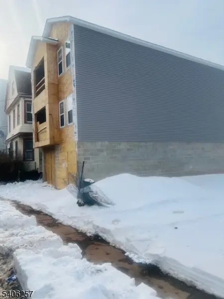 917 Bergen St #2, Newark, NJ 07102 - #2