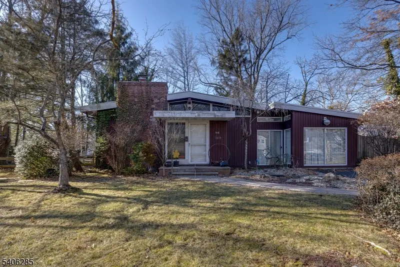 108 N Glenwood Rd, Fanwood, NJ 07023 - Image #1