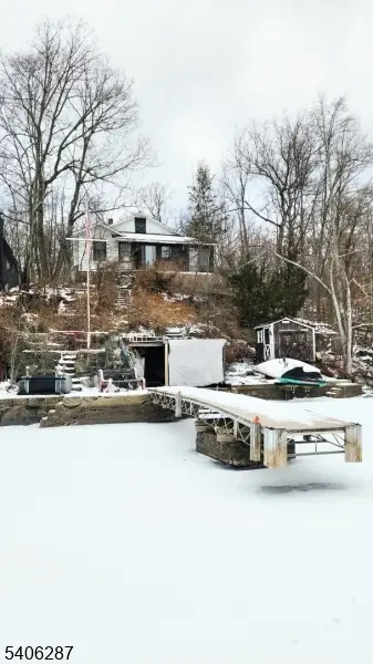 213 Squaw Trl, Hopatcong Boro, NJ 07821