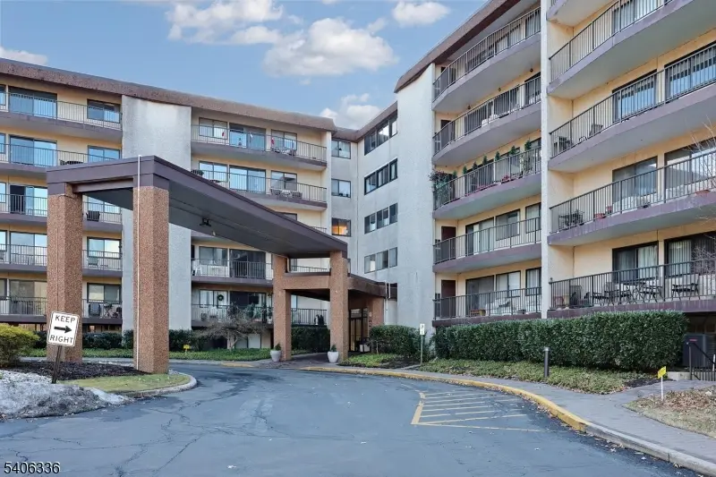 521 Piermont Ave #403A, River Vale, NJ 07675 - #3