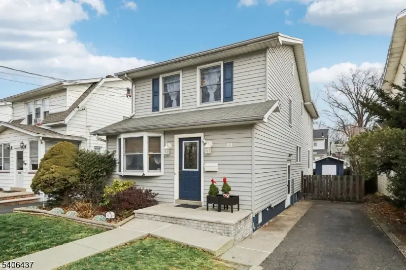 21 Rowe St, Bloomfield, NJ 07003 - Image #1