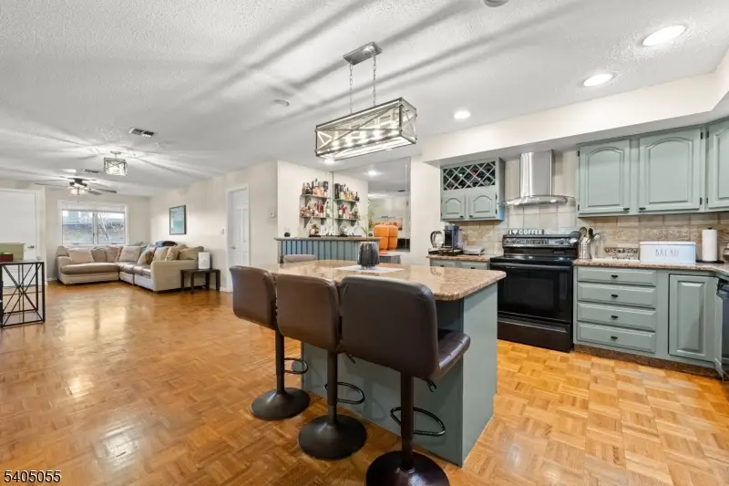 41-51 Wilson Ave #3B, Newark, NJ 07105 - Image #1