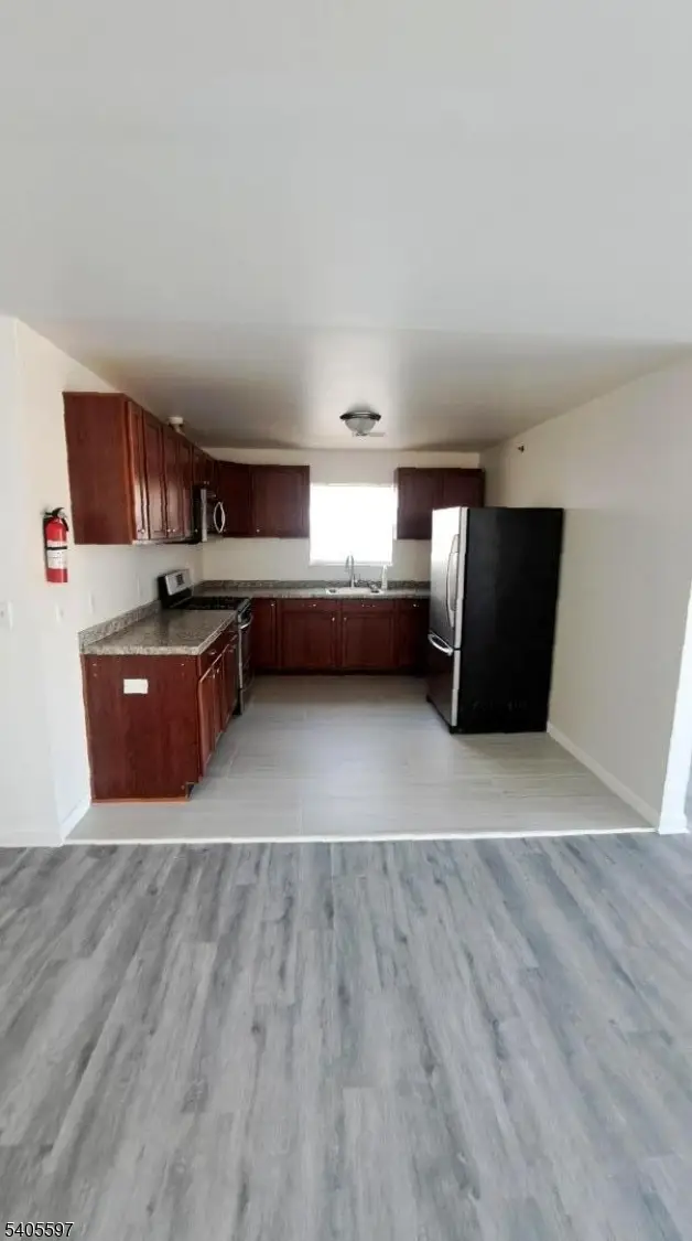 56-58 Kent St, Newark, NJ 07108 - Image #3