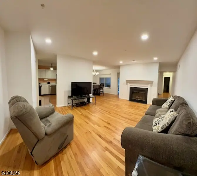 10 Larkin Cir #10, West Orange, NJ 07052 - Image #2