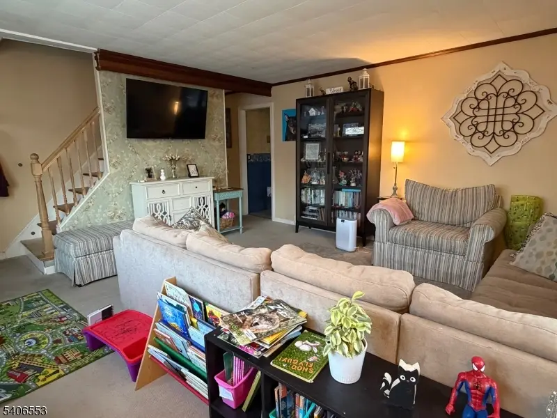 202 Glenside Pl, North Plainfield, NJ 07060 - Image #2