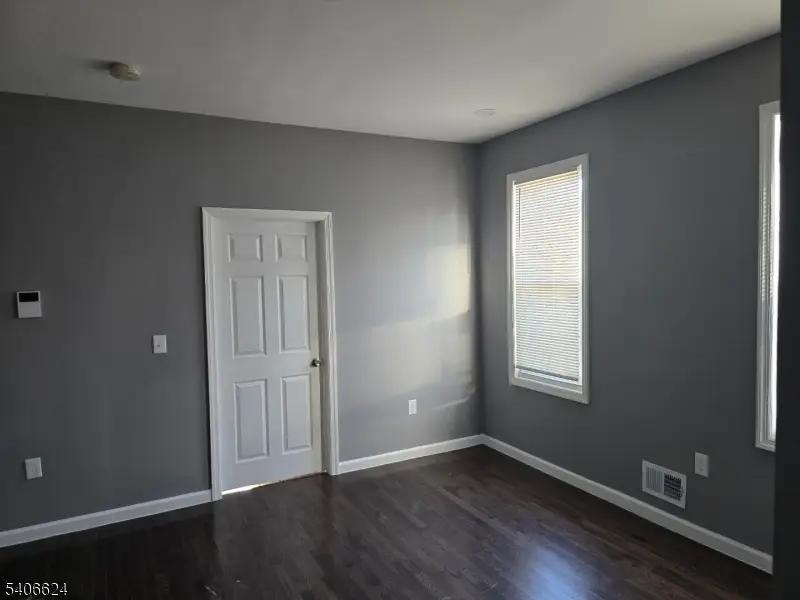 53 Aldine St, Newark, NJ 07112 - Image #3