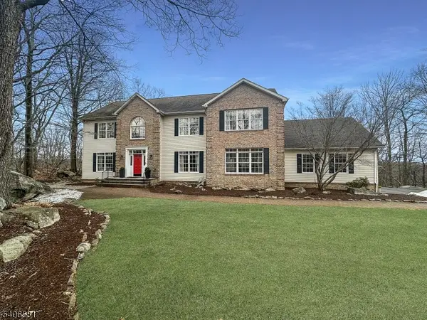 16 Gary Ct, Mount Olive Twp., NJ 07836