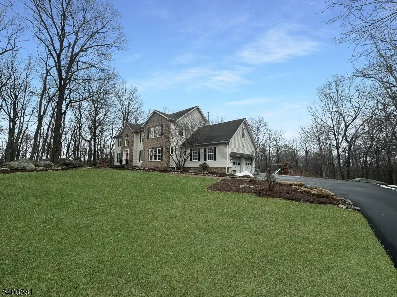 16 Gary Ct, Mount Olive, NJ 07836 - Image #3
