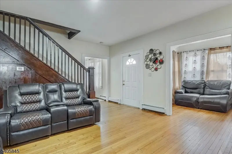 241 Rea Ave, Hawthorne, NJ 07506 - Image #2