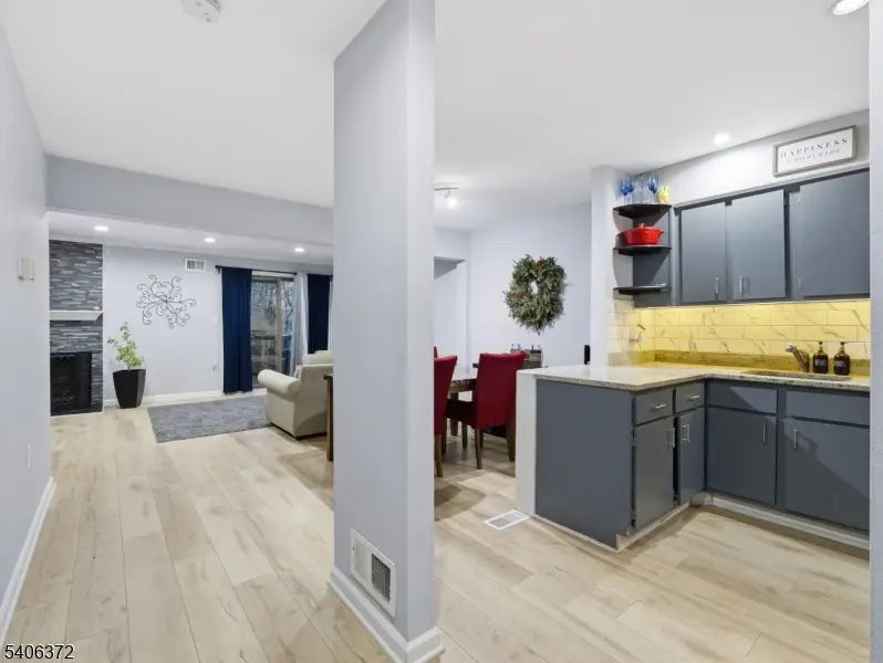 104 Stonegate Ln, Stanhope, NJ 07874 - Image #3