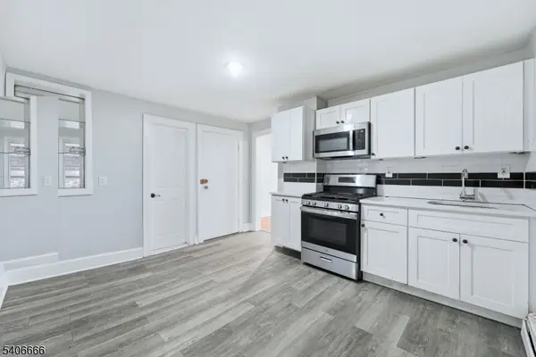 328 John St, Elizabeth City, NJ 07202