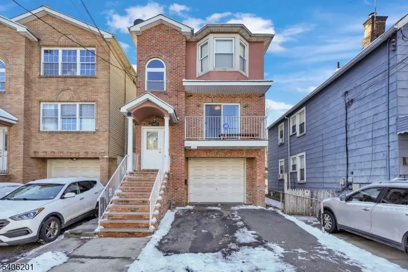 952 Flora St, Elizabeth, NJ 07201 - Image #1