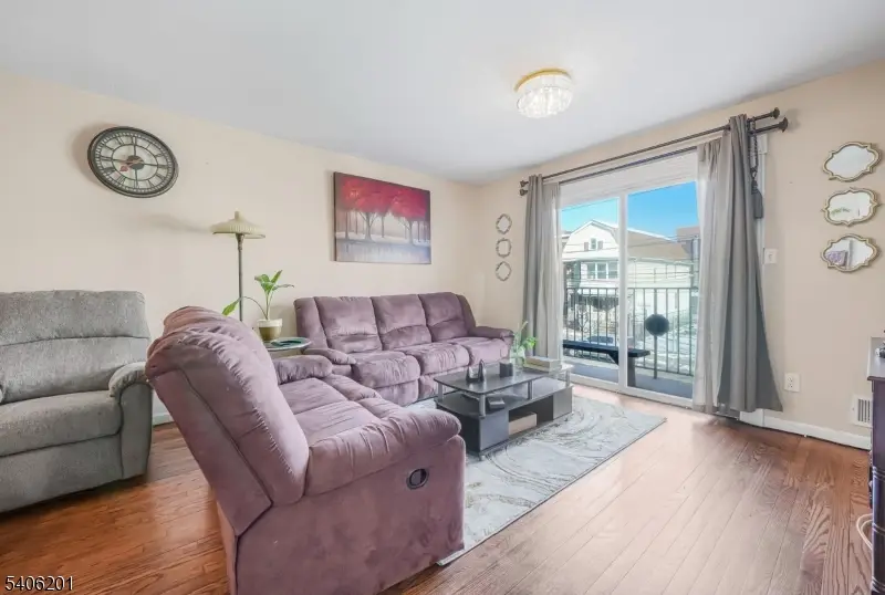 952 Flora St, Elizabeth, NJ 07201 - Image #2