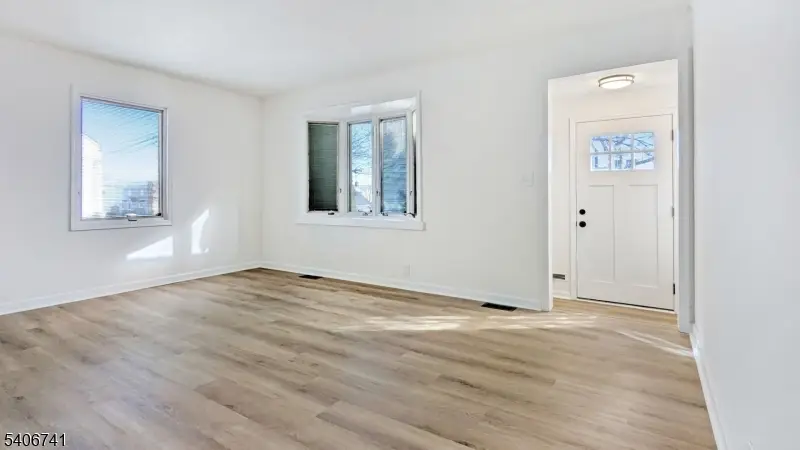 344 Maplewood Ave, Clifton, NJ 07013 - #3