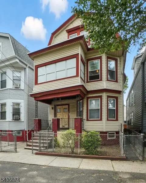 97 Hopkins Pl, Irvington, NJ 07111 - Image #2