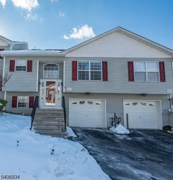 25 Oak Point Dr, Hamburg, NJ 07419 - Image #2