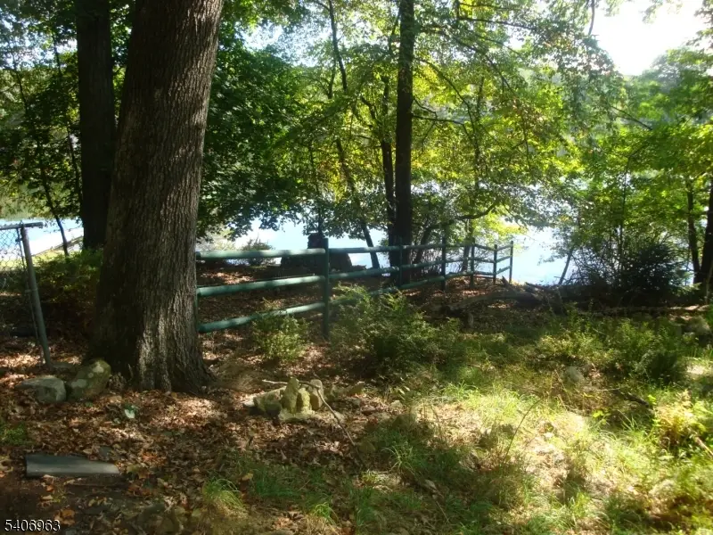 207 Hudson Ave, Hopatcong, NJ 07843 - Image #2