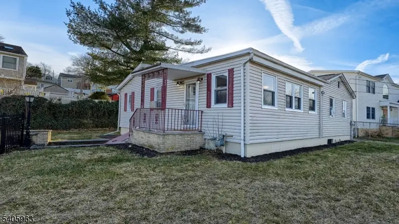 9 Scalza Ln, Lincoln Park, NJ 07035 - Image #1